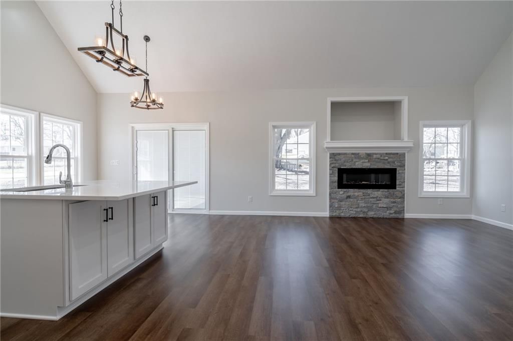 605 N Mead Street — photo 8