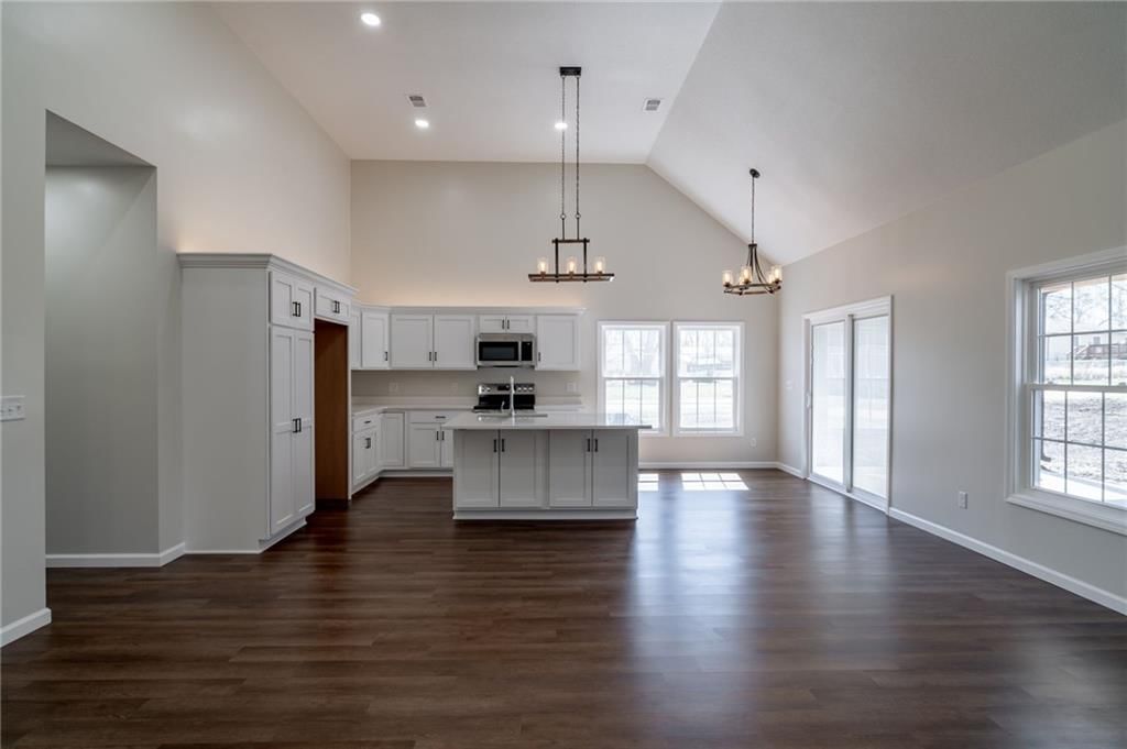 605 N Mead Street — photo 9