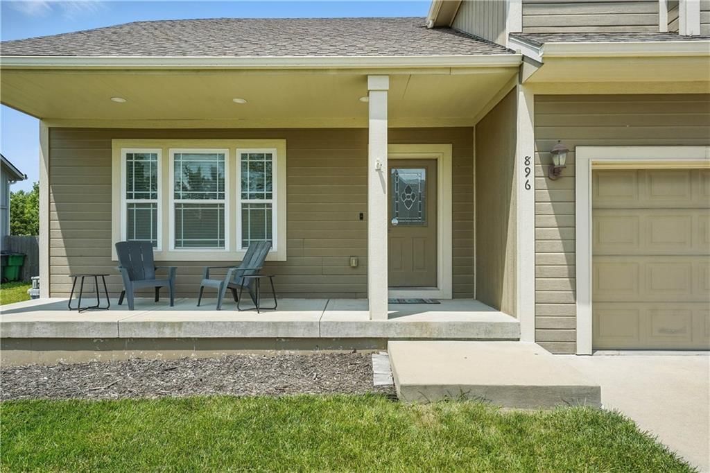 896 E Lanesfield Street — photo 3