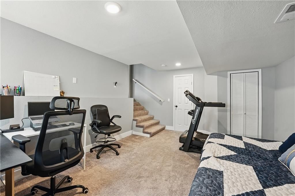 896 E Lanesfield Street — photo 33