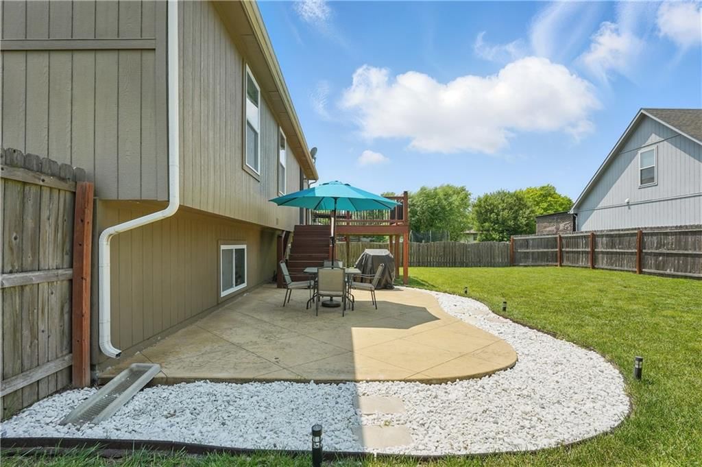 896 E Lanesfield Street — photo 37