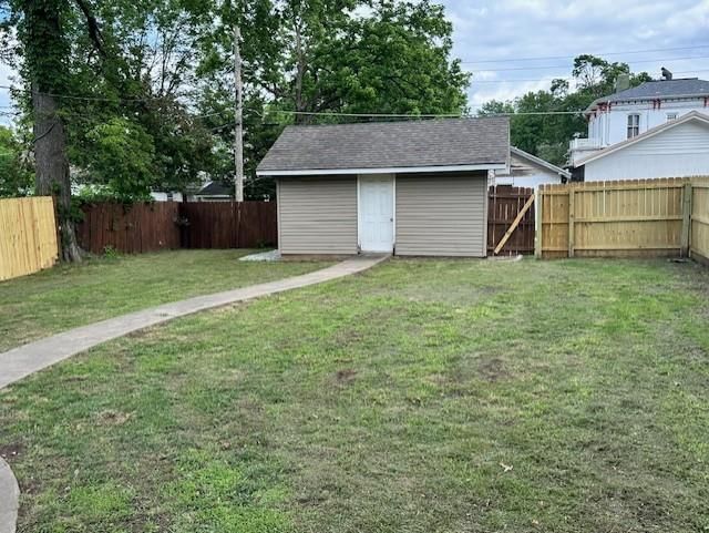 1052 S Garrison Avenue — photo 4