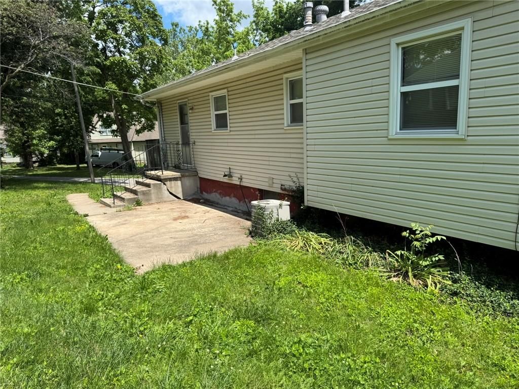 3006 S Santa Fe Road — photo 27