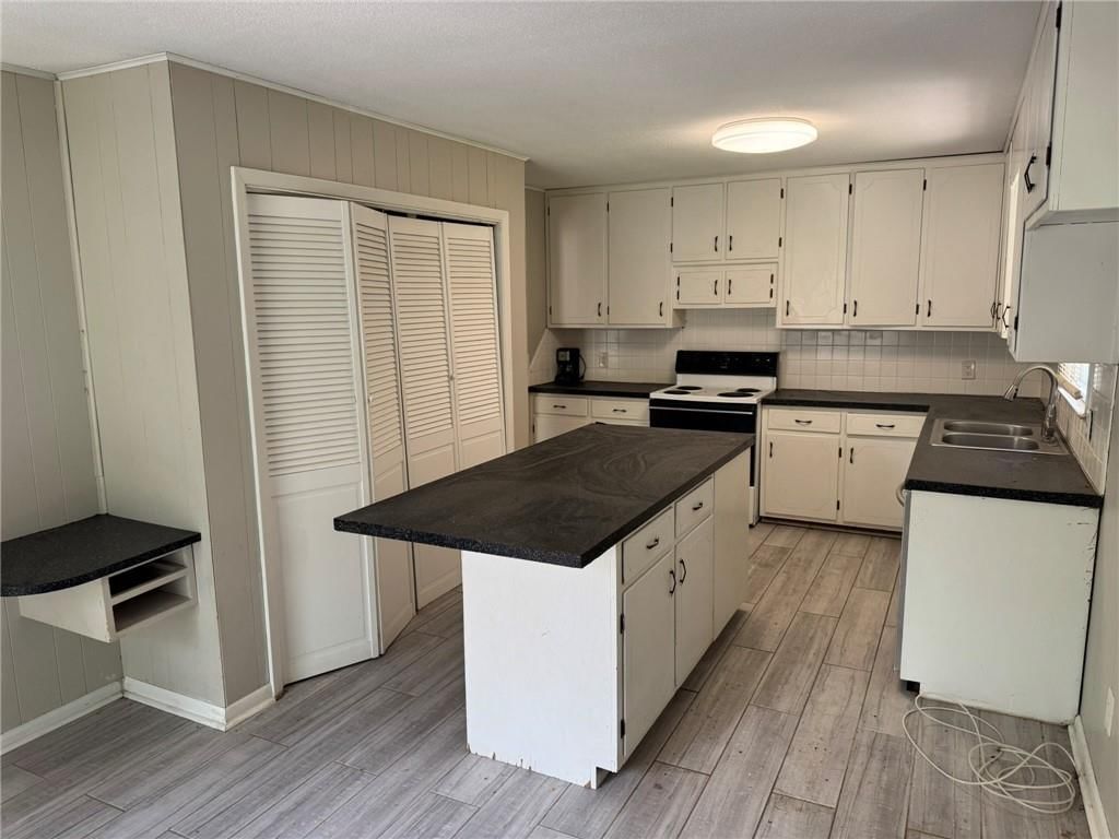 3006 S Santa Fe Road — photo 4