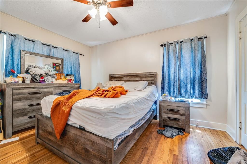 215 S Leonard Street — photo 14