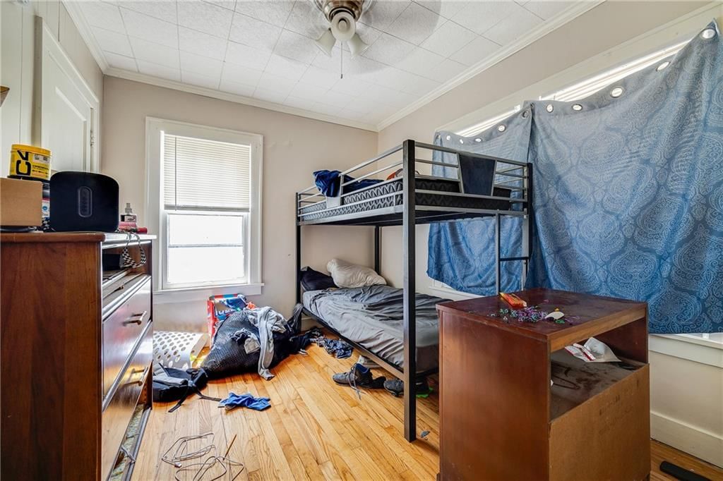 215 S Leonard Street — photo 17