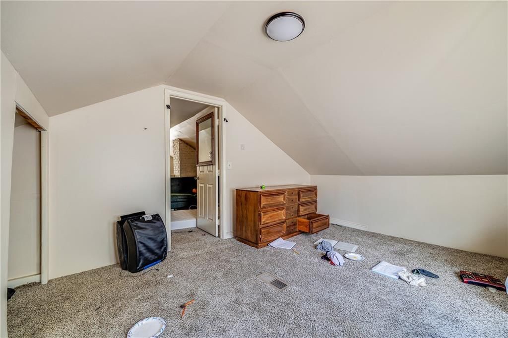 215 S Leonard Street — photo 20
