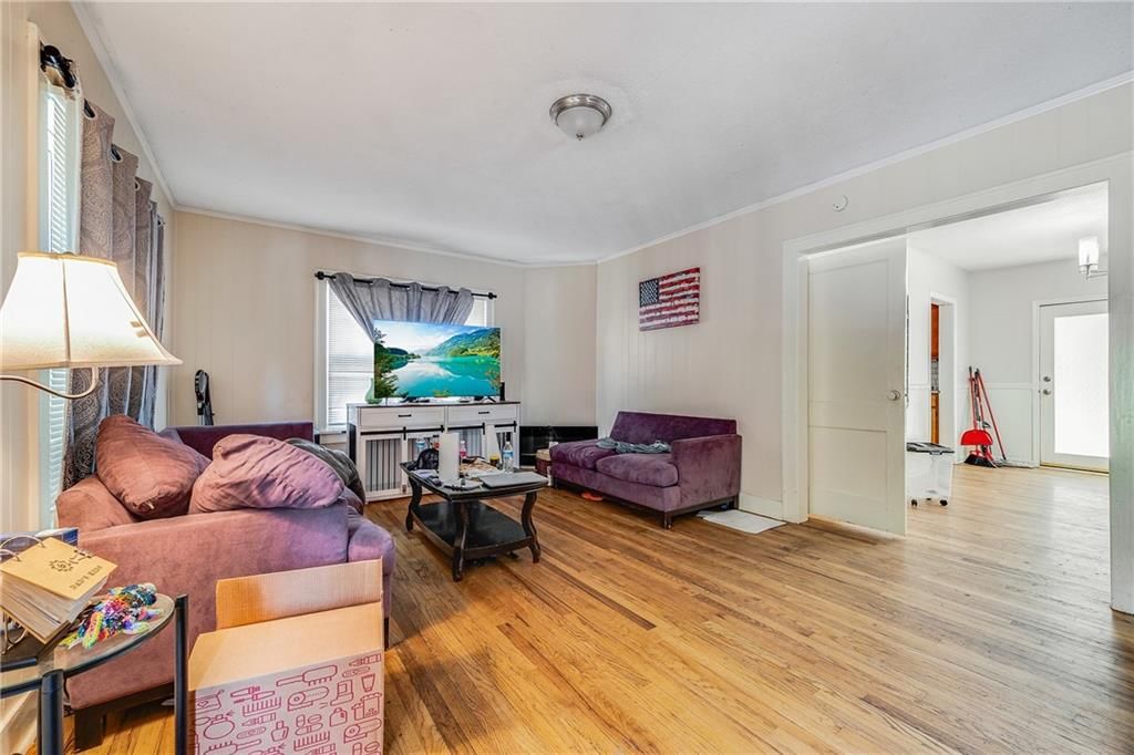 215 S Leonard Street — photo 6