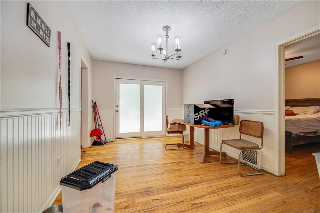 215 S Leonard Street — photo 7
