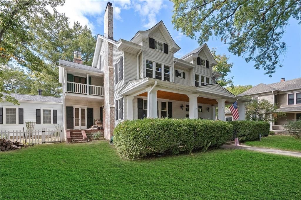 424 S Elm Street — photo 1