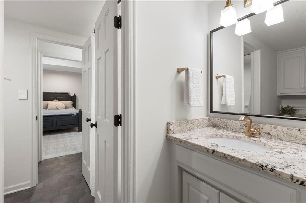 4424 NE Shadow Valley Circle — photo 54