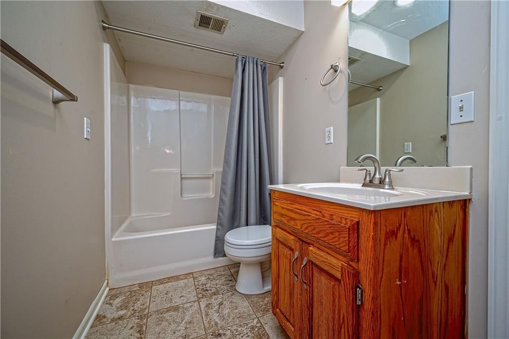 1604 S 105th Terrace — photo 20