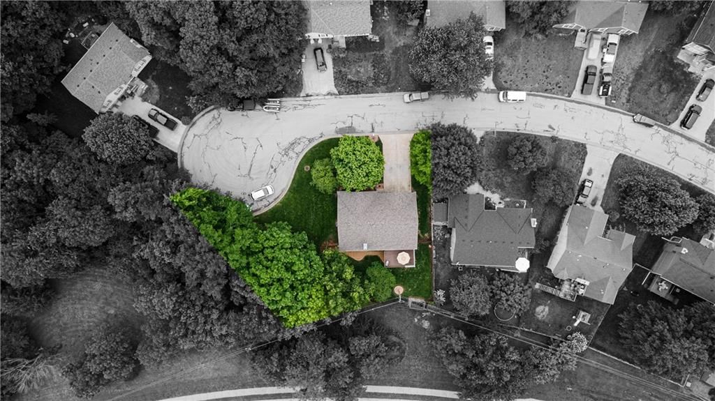 1604 S 105th Terrace — photo 28
