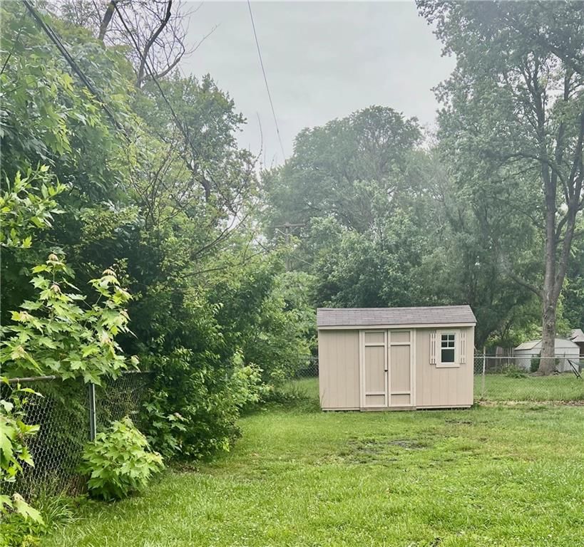 208 Manor Drive — photo 9