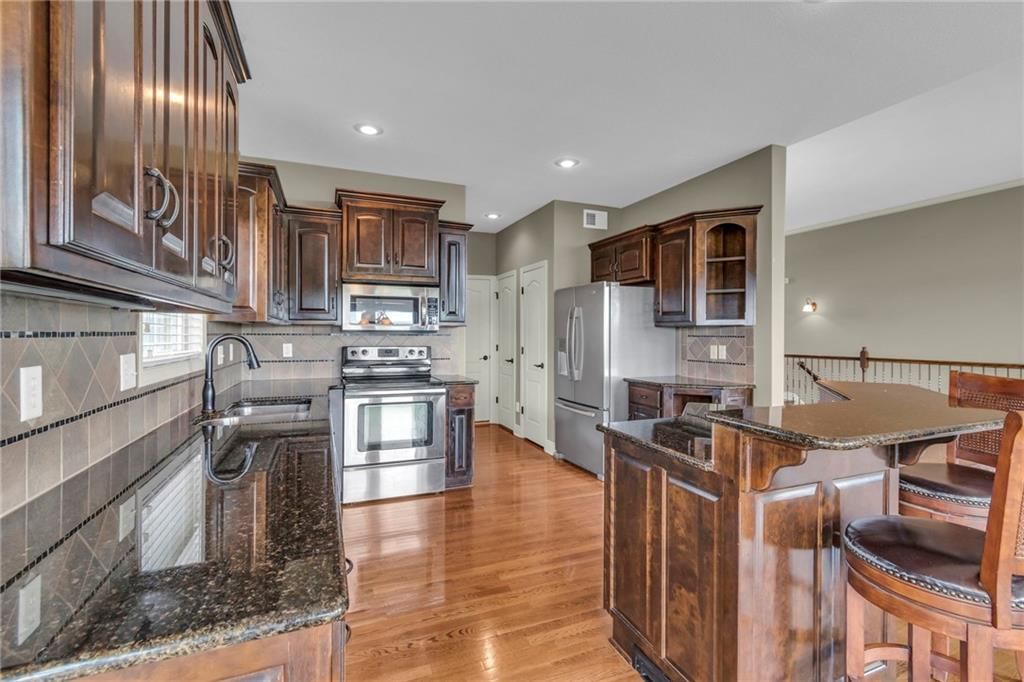 1210 Kettering Lane — photo 13
