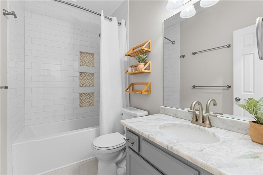 1021 NE Woodbury Lane — photo 17