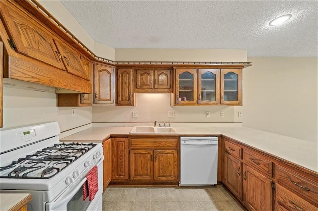 102 N HARRISON Street — photo 7