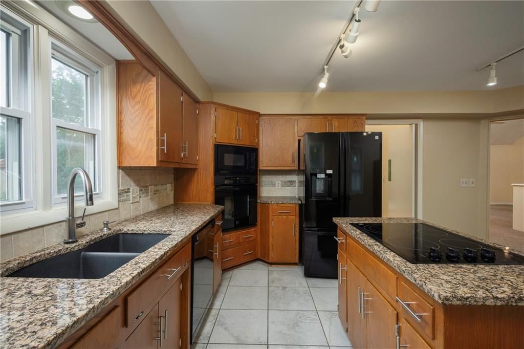 5926 N Chatham Avenue — photo 11