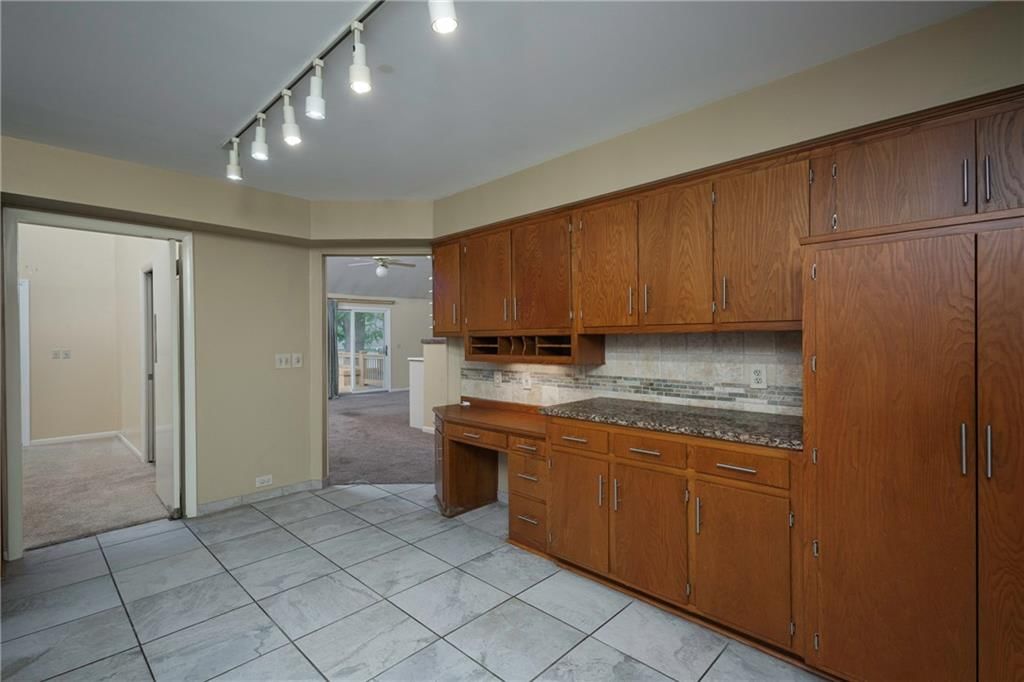 5926 N Chatham Avenue — photo 12