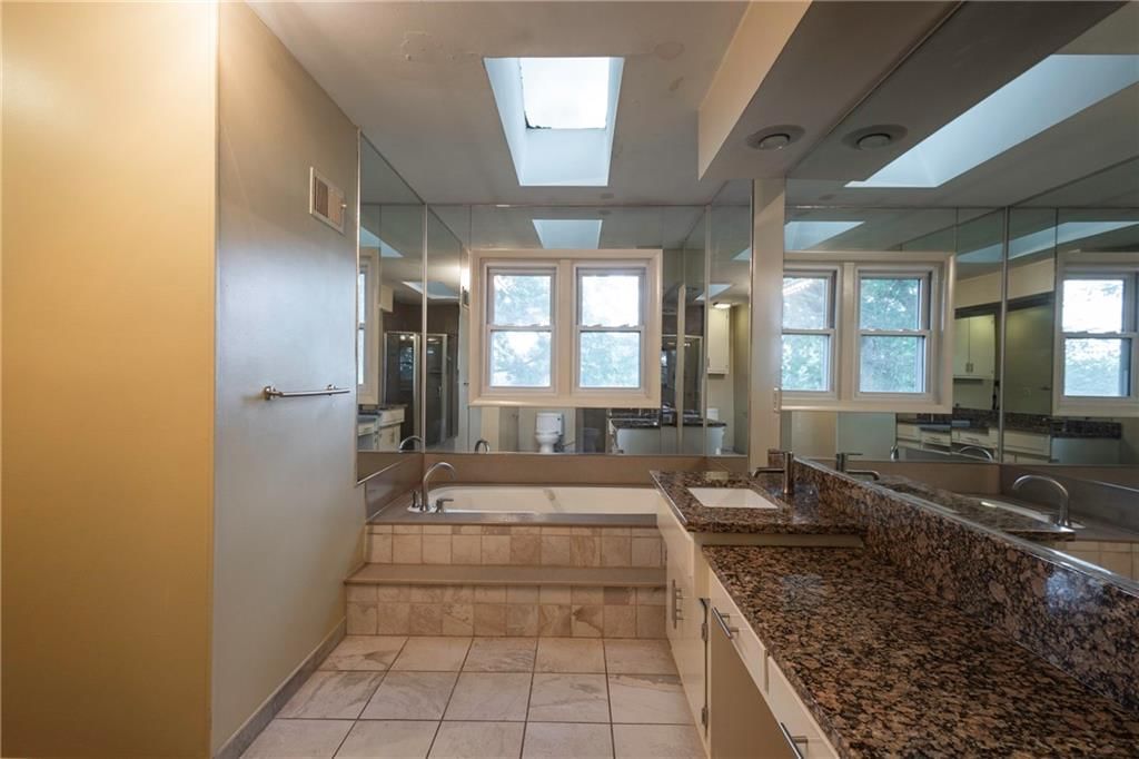 5926 N Chatham Avenue — photo 20