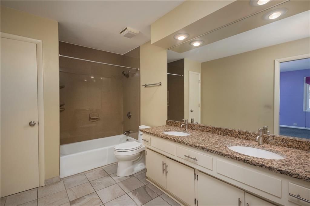 5926 N Chatham Avenue — photo 25