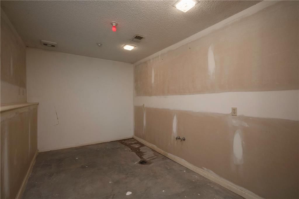 5926 N Chatham Avenue — photo 29