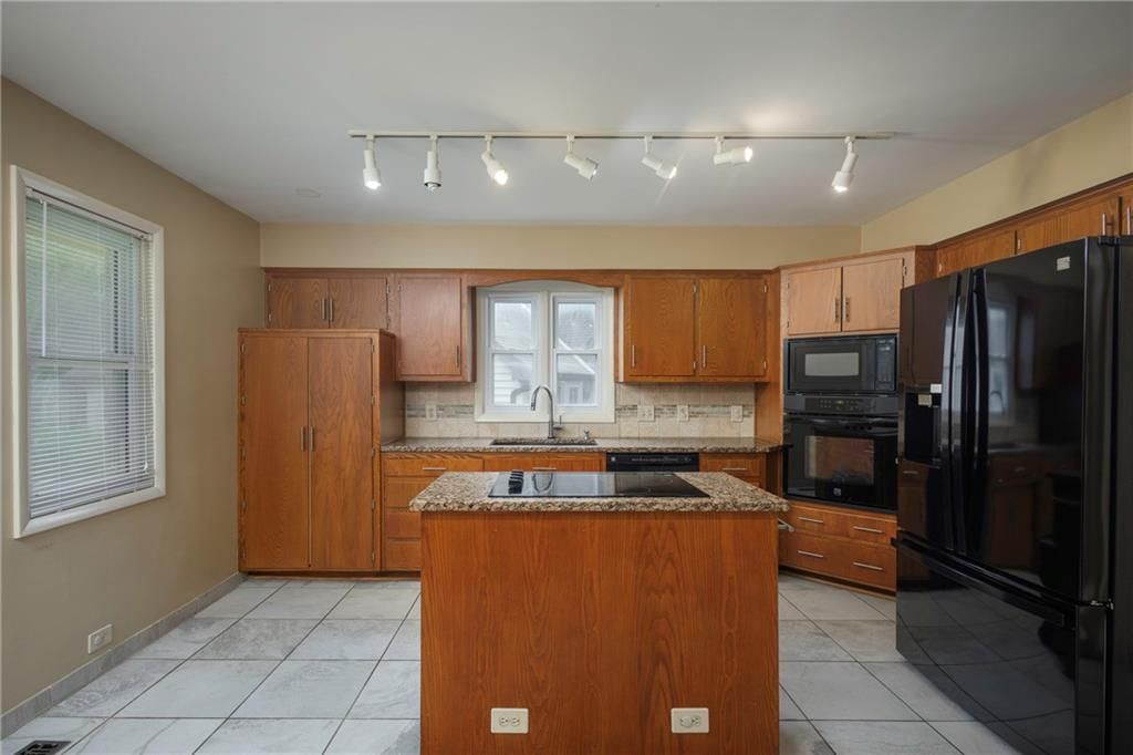 5926 N Chatham Avenue — photo 10