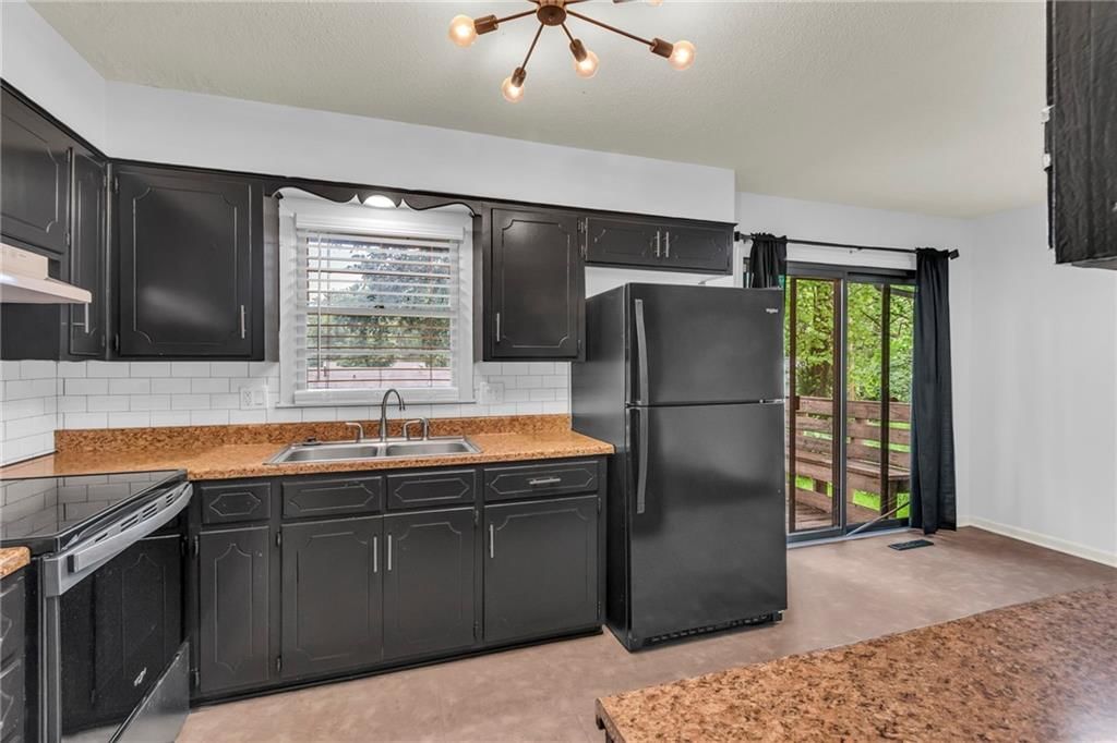 9810 Wallace Avenue — photo 11