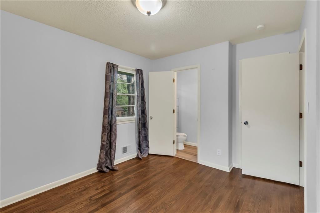 9810 Wallace Avenue — photo 14