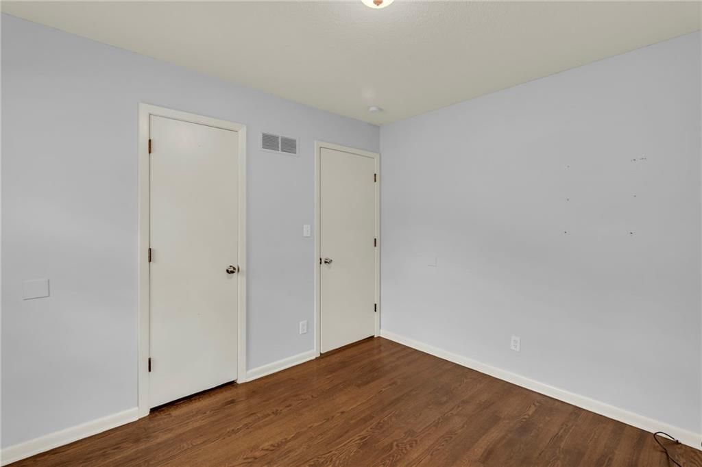 9810 Wallace Avenue — photo 20