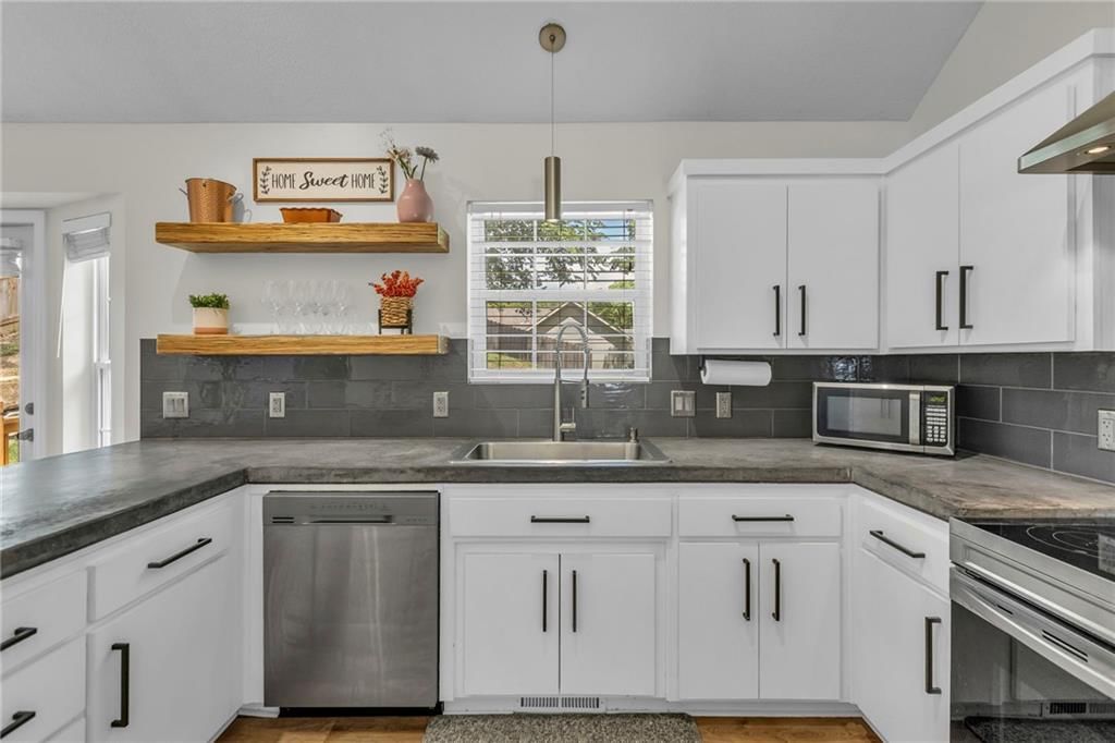 1310 NW 74th Place — photo 9