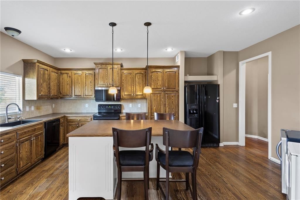 2133 W Ferrel Drive — photo 9