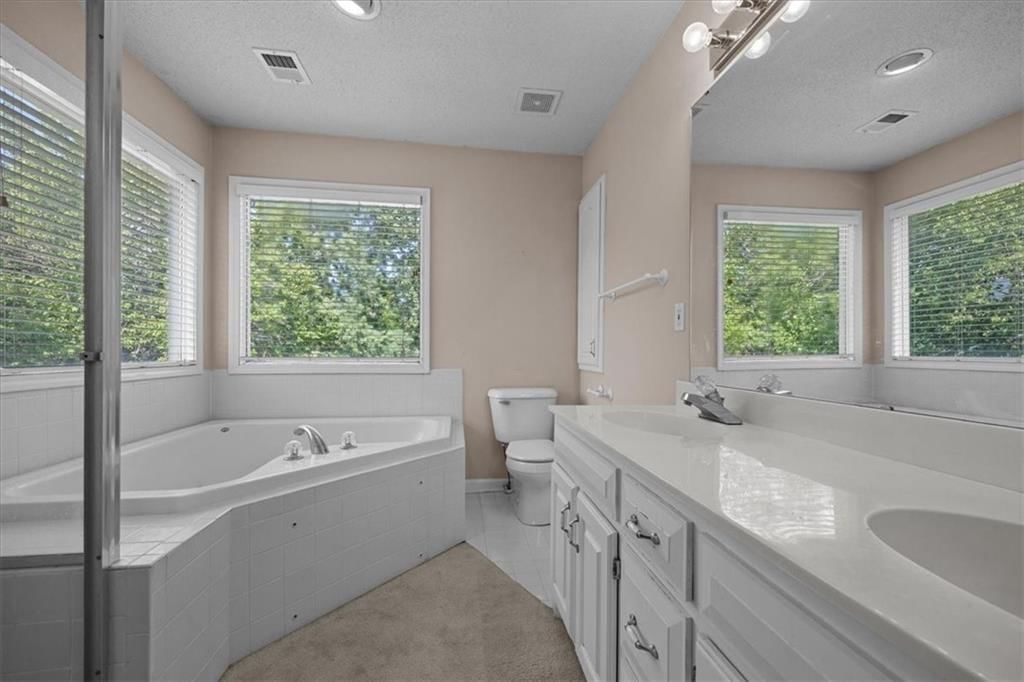 930 E 126th Terrace — photo 10
