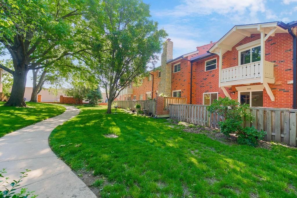 9599 Outlook Drive, Overland Park, KS