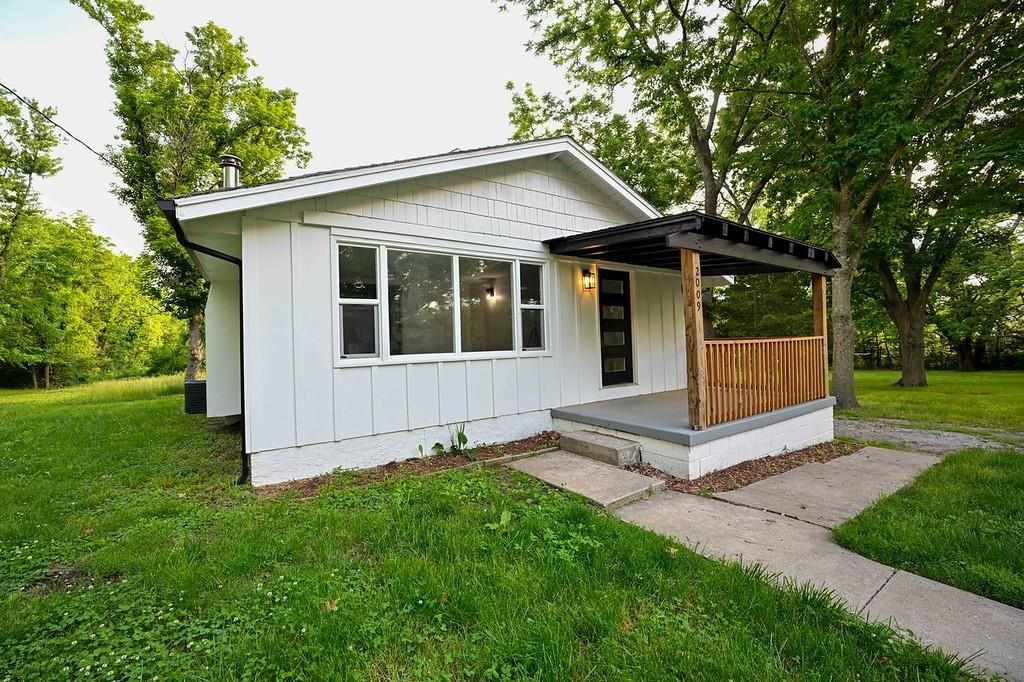 2009 E 129th Street, Kansas City, MO