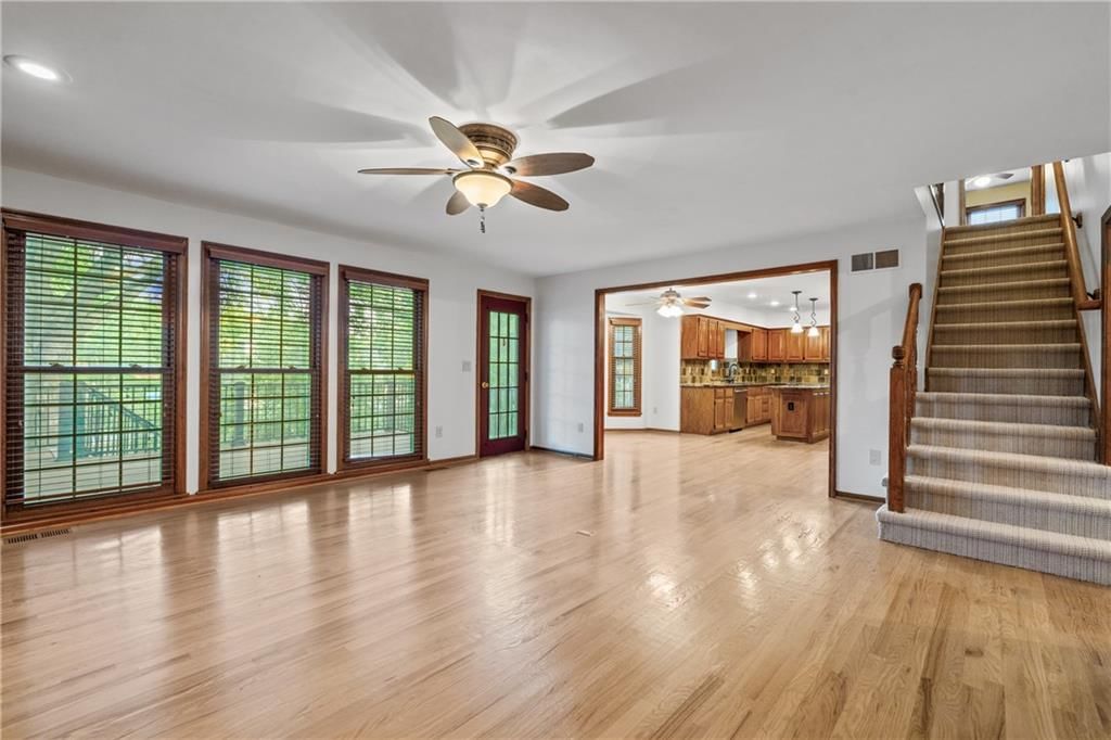 8541 Oakview Drive — photo 12