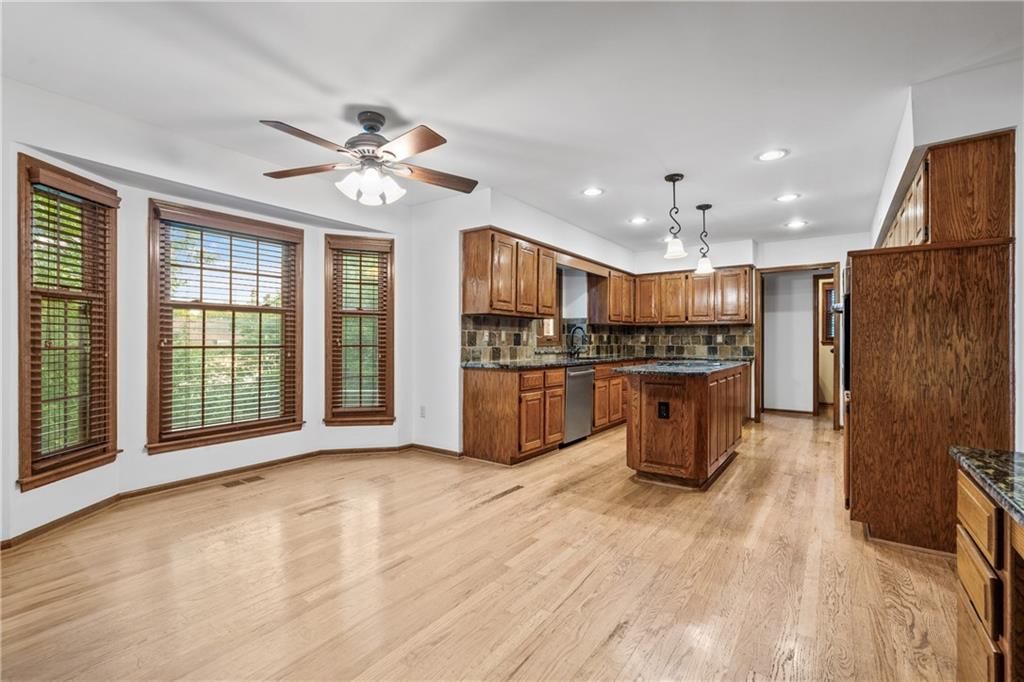 8541 Oakview Drive — photo 13
