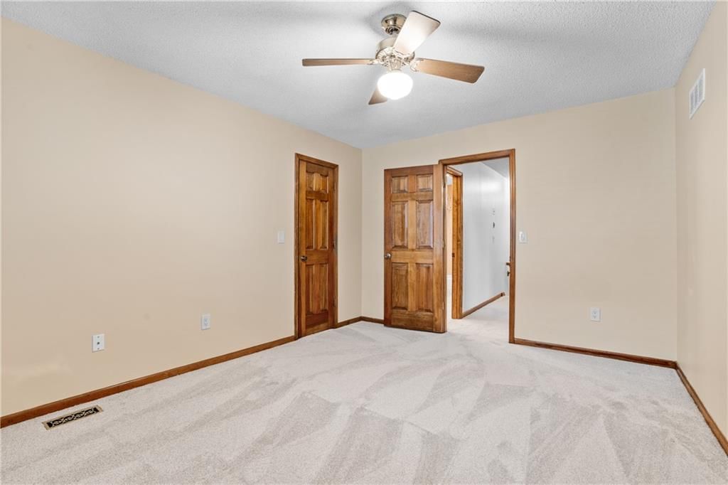 8541 Oakview Drive — photo 32