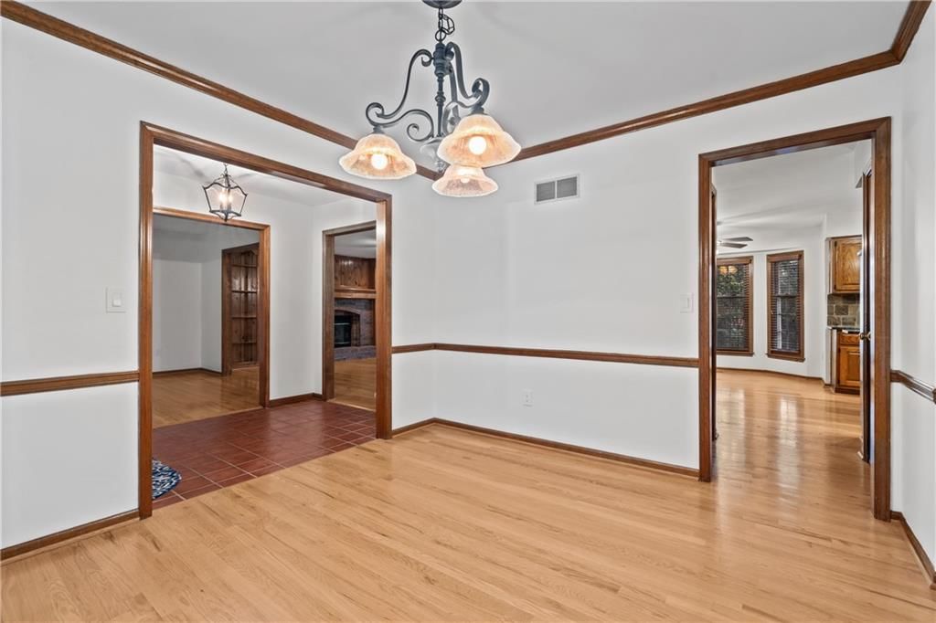 8541 Oakview Drive — photo 5