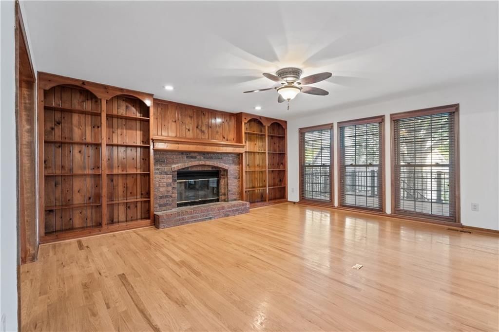 8541 Oakview Drive — photo 9