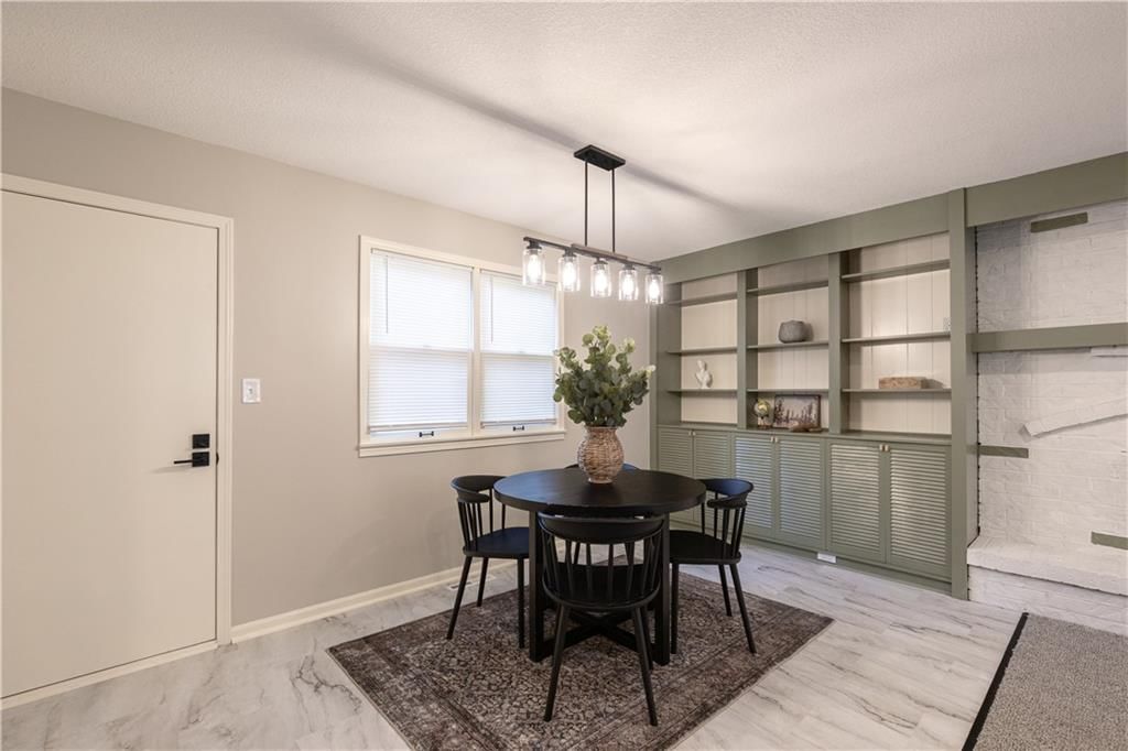 2901 N Spring Street — photo 11