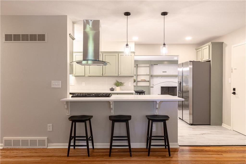 2901 N Spring Street — photo 5