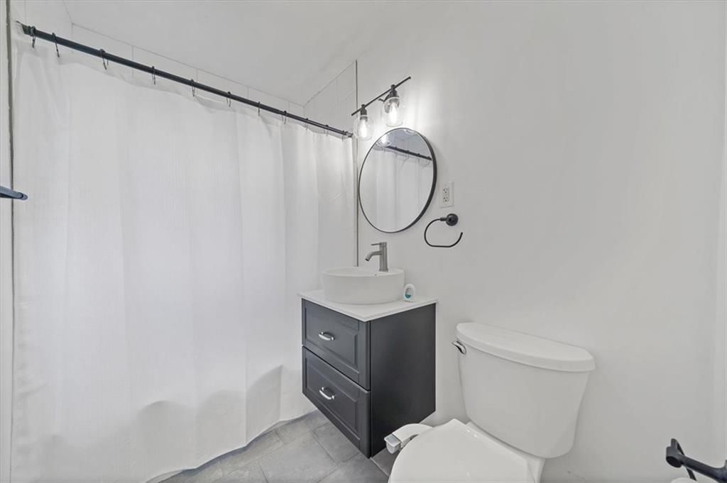 2504 NE 60th Street — photo 12