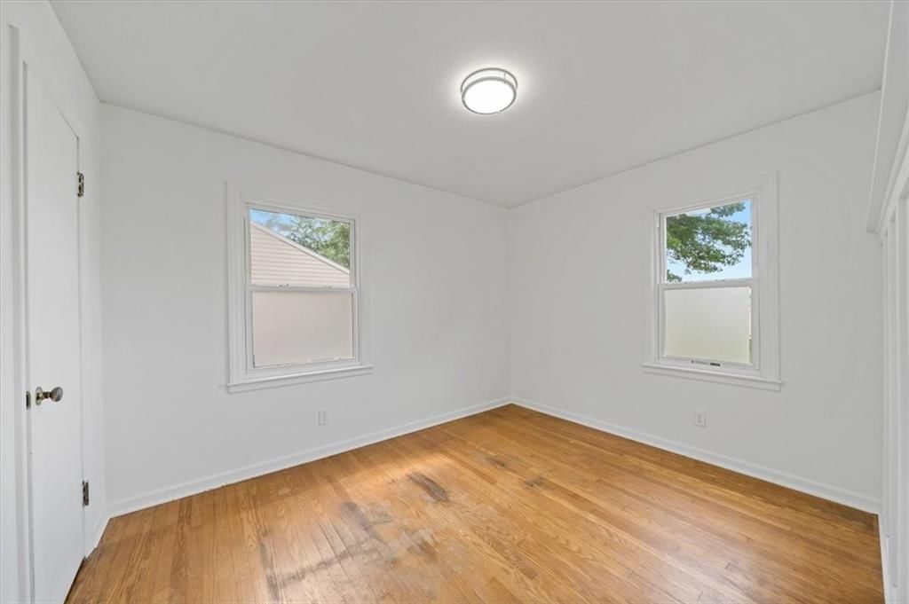 2504 NE 60th Street — photo 13