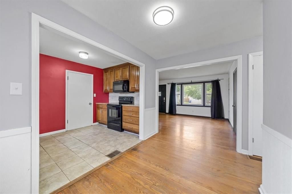 2504 NE 60th Street — photo 7