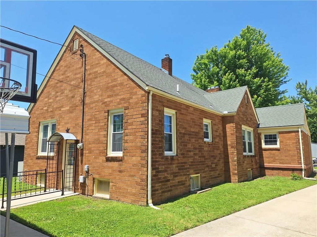 811 W Main Street — photo 3