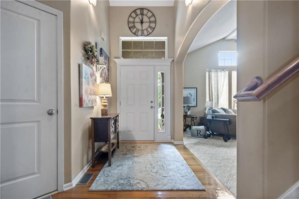 525 S Persimmon Drive — photo 3