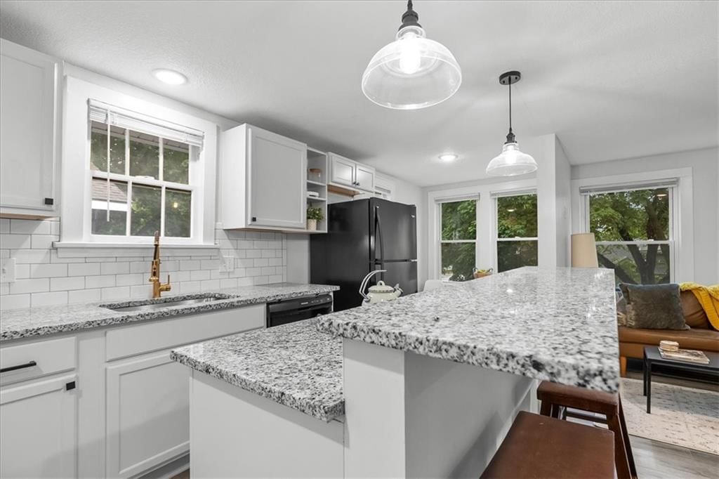 2120 Erie Street — photo 5