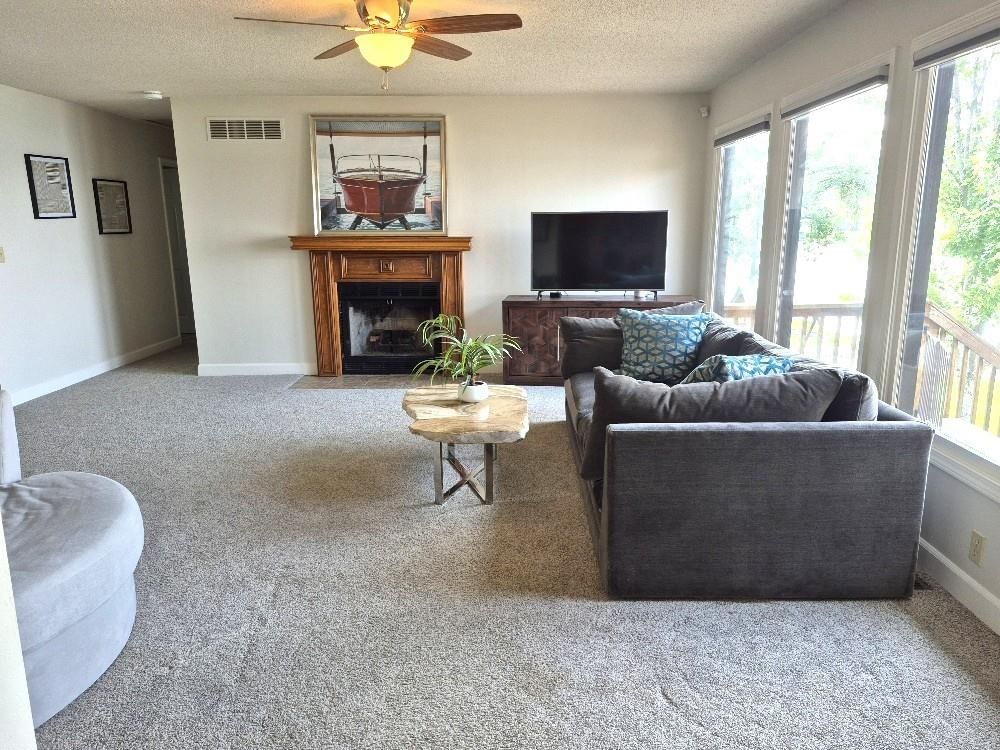 566 Lake Viking Terrace — photo 4