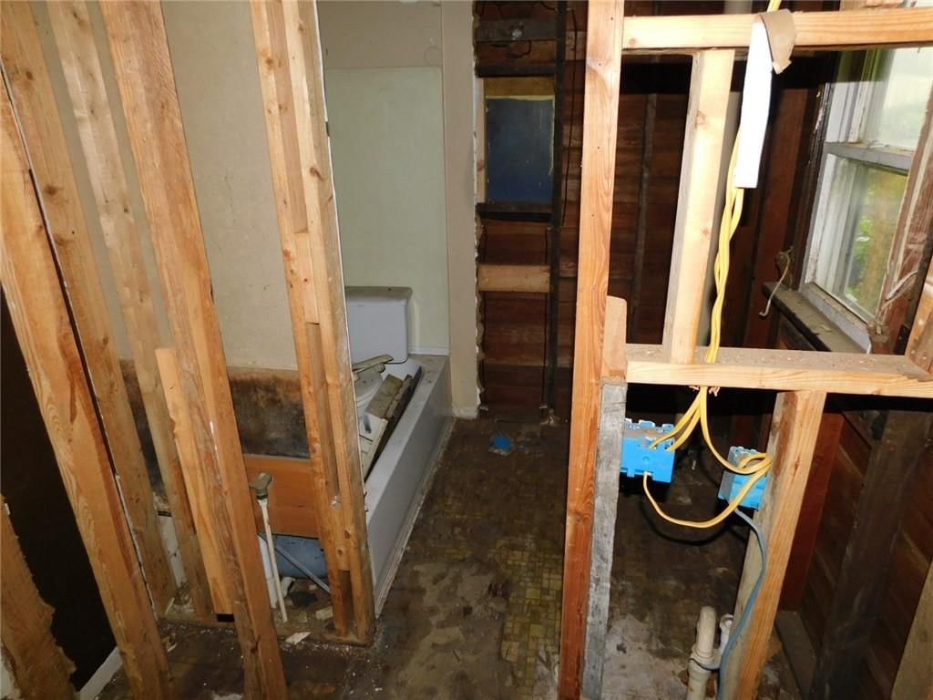 611 E 21st Street — photo 9
